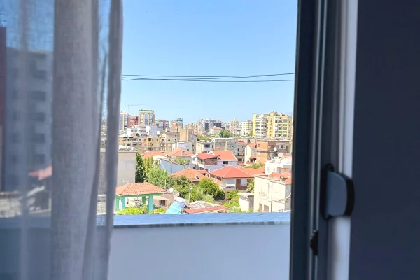 Shtepi me qera Apartament ne Tirane, 2+1, Mobilimi E mobiluar, Pagesa 700  Euro.