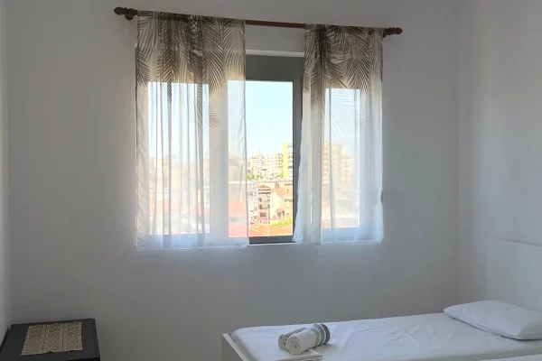 Shtepi me qera Apartament ne Tirane, 2+1, Mobilimi E mobiluar, Pagesa 700  Euro.