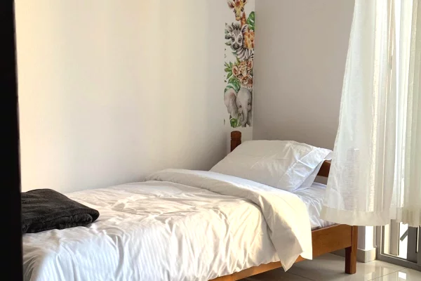 Shtepi me qera Apartament ne Tirane, 2+1, Mobilimi E mobiluar, Pagesa 700  Euro.