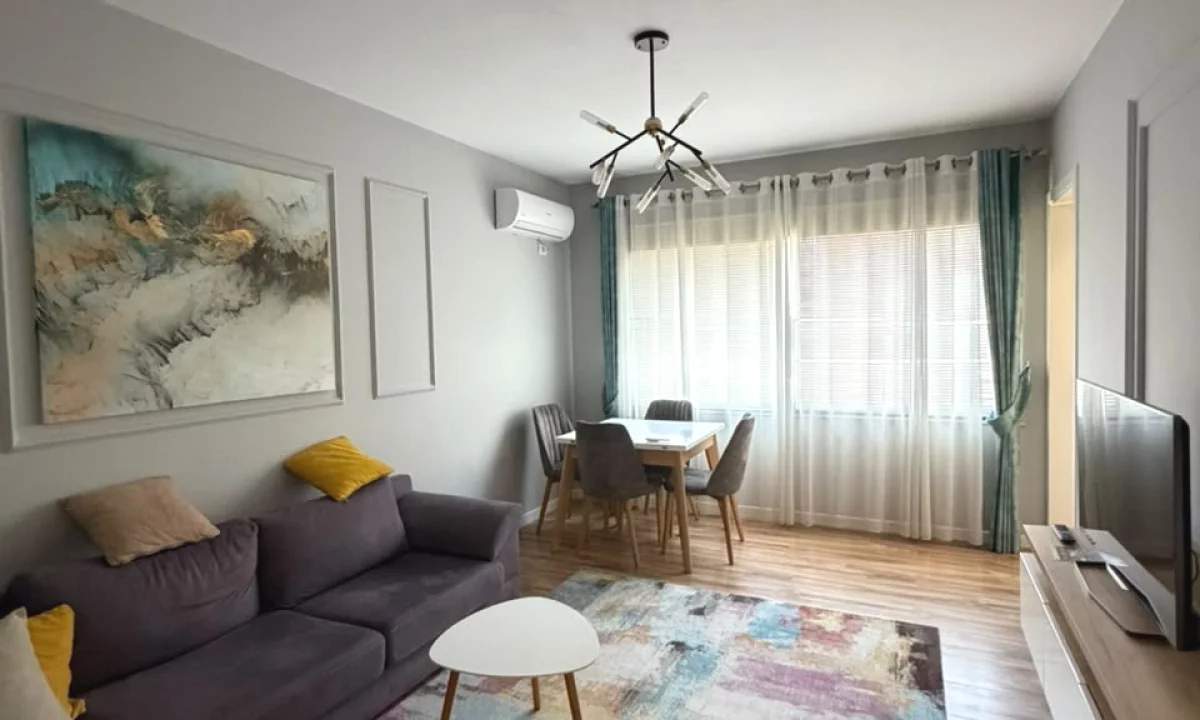 Shtepi me qera Apartament ne Tirane, 2+1, Mobilimi E mobiluar, Pagesa 50,000  Leke.
