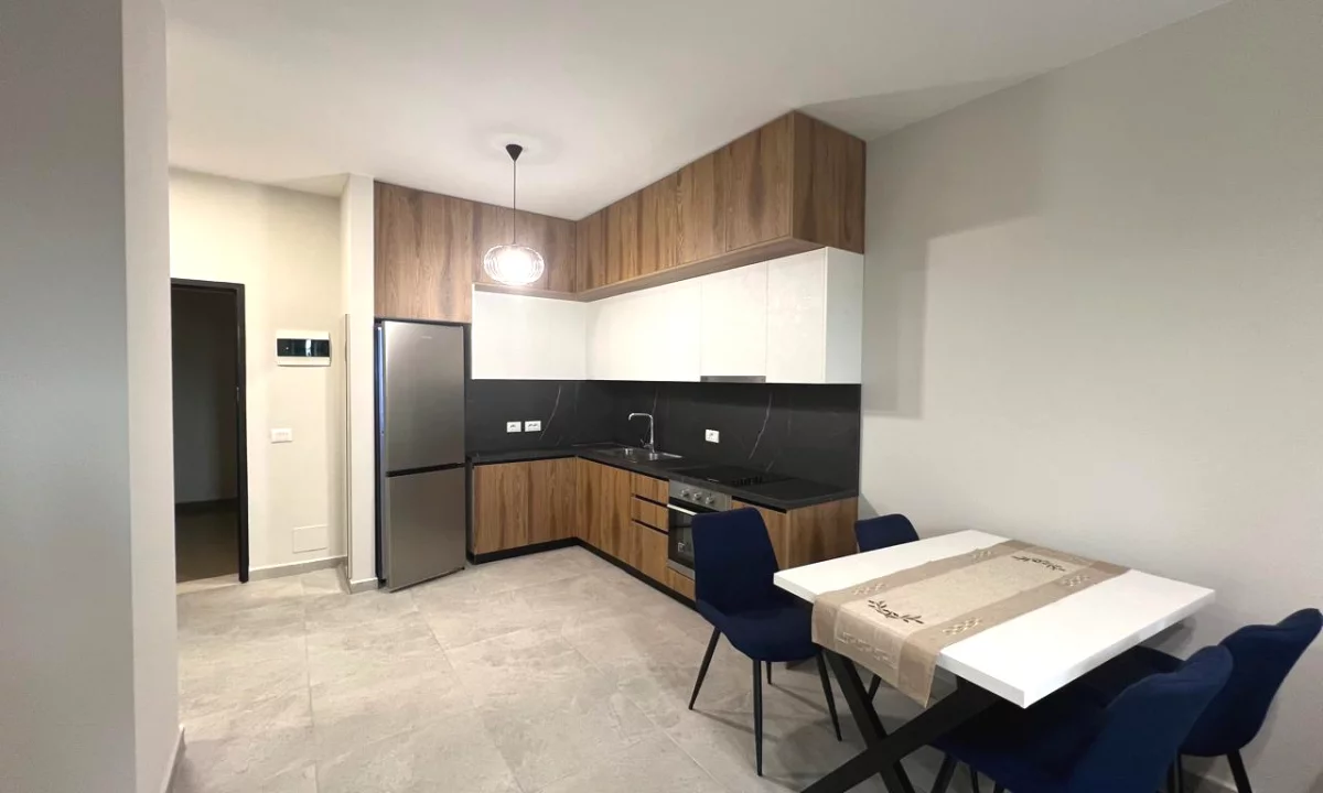 Shtepi me qera Apartament ne Tirane, 1+1, Mobilimi E mobiluar, Pagesa 55,000  Leke.
