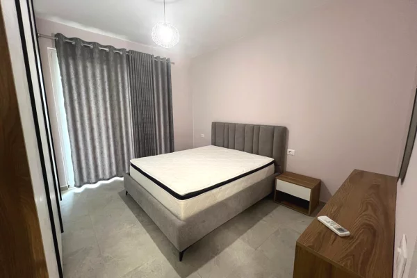 Shtepi me qera Apartament ne Tirane, 1+1, Mobilimi E mobiluar, Pagesa 55,000  Leke.