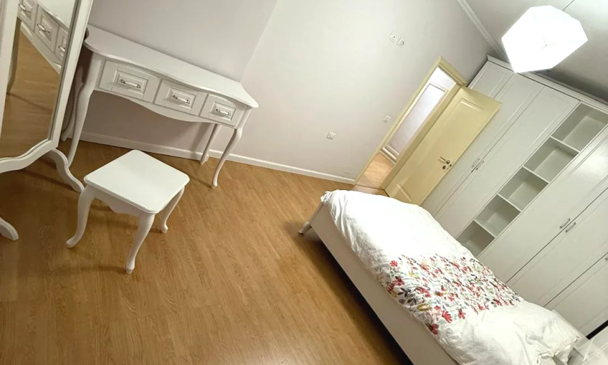 Shtepi me qera Apartament ne Tirane, 2+1, Mobilimi E mobiluar, Pagesa 110,000  Leke.
