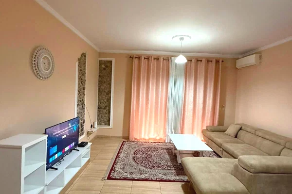 Shtepi me qera Apartament ne Tirane, 1+1, Mobilimi E mobiluar, Pagesa 50,000  Leke.