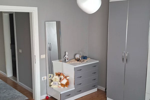 Shtepi me qera Apartament ne Tirane, 2+1, Mobilimi E mobiluar, Pagesa 70,000  Leke.