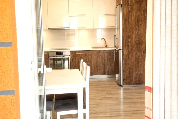 Shtepi me qera Apartament ne Tirane, 2+1, Mobilimi E mobiluar, Pagesa 65,000  Leke.