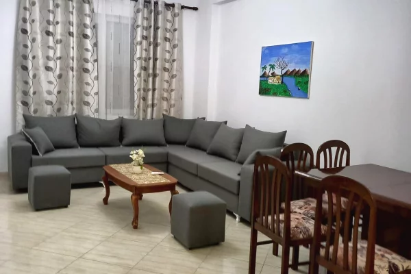 Shtepi me qera Apartament ne Tirane, 2+1, Mobilimi E mobiluar, Pagesa 56,000  Leke.