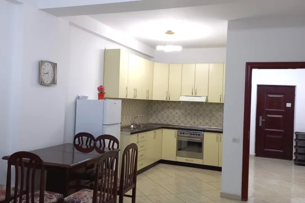 Shtepi me qera Apartament ne Tirane, 2+1, Mobilimi E mobiluar, Pagesa 56,000  Leke.