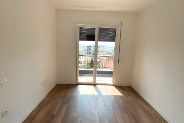 Shtepi me qera Apartament ne Tirane, 2+1, Mobilimi Bosh, pa mobiluar, Pagesa 45,000  Leke.