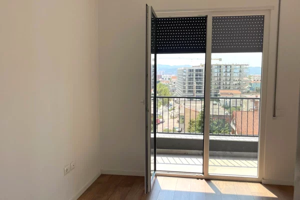 Shtepi me qera Apartament ne Tirane, 2+1, Mobilimi Bosh, pa mobiluar, Pagesa 45,000  Leke.