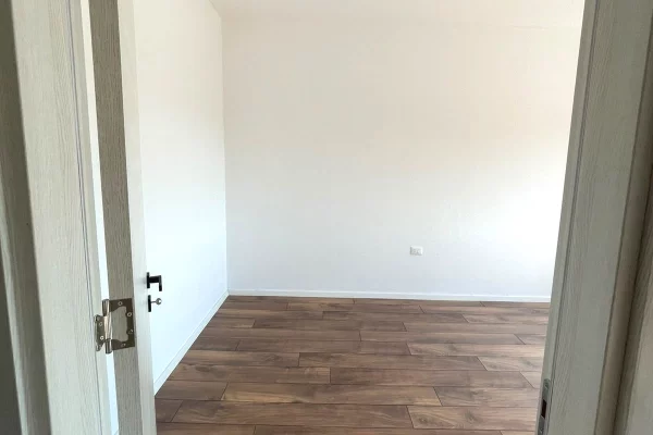 Shtepi me qera Apartament ne Tirane, 2+1, Mobilimi Bosh, pa mobiluar, Pagesa 45,000  Leke.