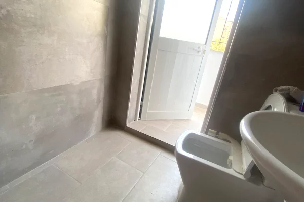 Shtepi me qera Apartament ne Tirane, 1+1, Mobilimi E mobiluar, Pagesa 65,000  Leke.