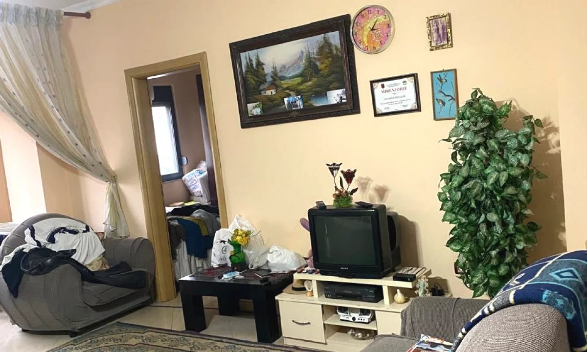 Shtepi me qera Apartament ne Tirane, 3+1, Mobilimi E mobiluar, Pagesa 45,000  Leke.