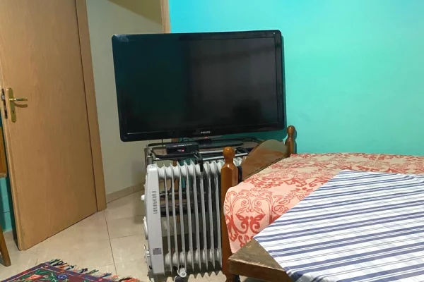 Shtepi me qera Apartament ne Tirane, 3+1, Mobilimi E mobiluar, Pagesa 45,000  Leke.