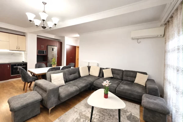 Shtepi me qera Apartament ne Tirane, 2+1, Mobilimi E mobiluar, Pagesa 65,000  Leke.