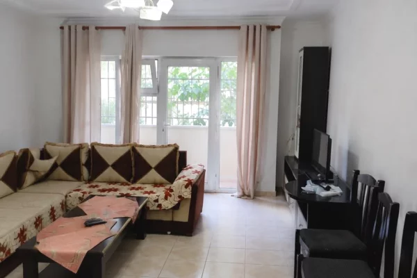 Shtepi me qera 1+1 ne Tirane - 45,000 Leke