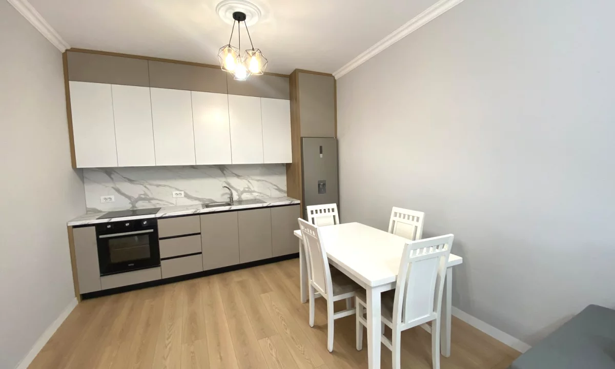 Shtepi me qera Apartament ne Tirane, 2+1, Mobilimi E mobiluar, Pagesa 50,000  Leke.