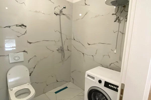 Shtepi me qera Apartament ne Tirane, 2+1, Mobilimi E mobiluar, Pagesa 50,000  Leke.