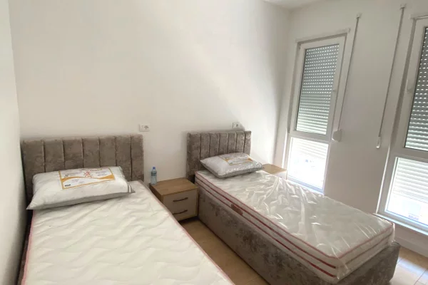 Shtepi me qera Apartament ne Tirane, 2+1, Mobilimi E mobiluar, Pagesa 50,000  Leke.