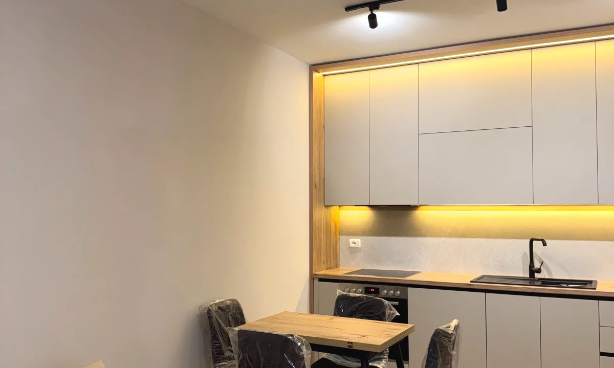 Shtepi me qera Apartament ne Tirane, 2+1, Mobilimi E mobiluar, Pagesa 65,000  Leke.