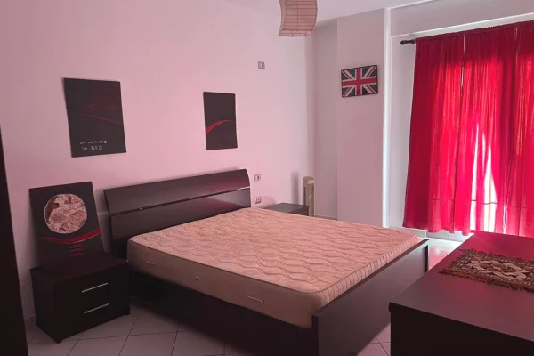 Shtepi me qera Apartament ne Tirane, 2+1, Mobilimi E mobiluar, Pagesa 50,000  Leke.