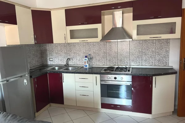 Shtepi me qera Apartament ne Tirane, 2+1, Mobilimi E mobiluar, Pagesa 50,000  Leke.
