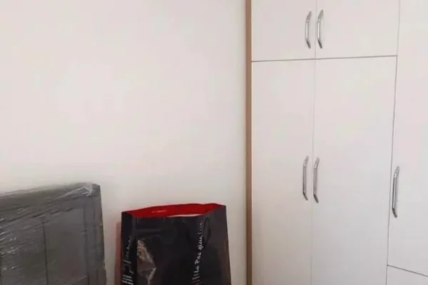 Shtepi me qera Apartament ne Tirane, 1+1, Mobilimi E mobiluar, Pagesa 50,000  Leke.