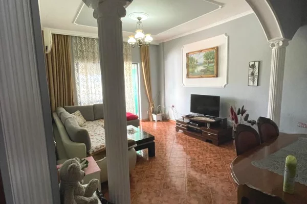 Shtepi me qera Apartament ne Tirane, 2+1, Mobilimi E mobiluar, Pagesa 55,000  Leke.