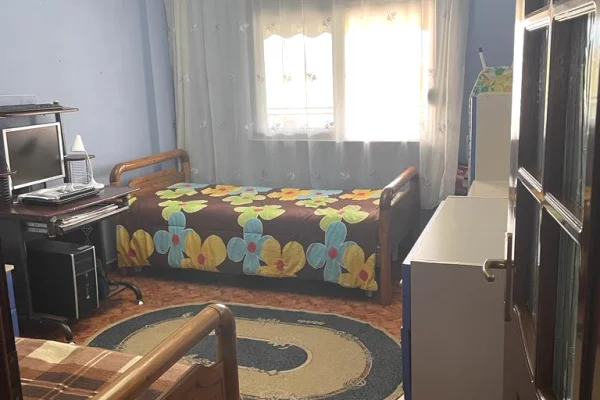 Shtepi me qera Apartament ne Tirane, 2+1, Mobilimi E mobiluar, Pagesa 55,000  Leke.