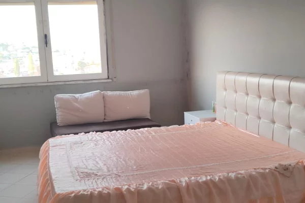 Shtepi me qera Apartament ne Tirane, 2+1, Mobilimi E mobiluar, Pagesa 40,000  Leke.