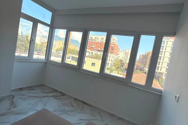 Shtepi me qera Apartament ne Tirane, 2+1, Mobilimi E mobiluar, Pagesa 65,000  Leke.