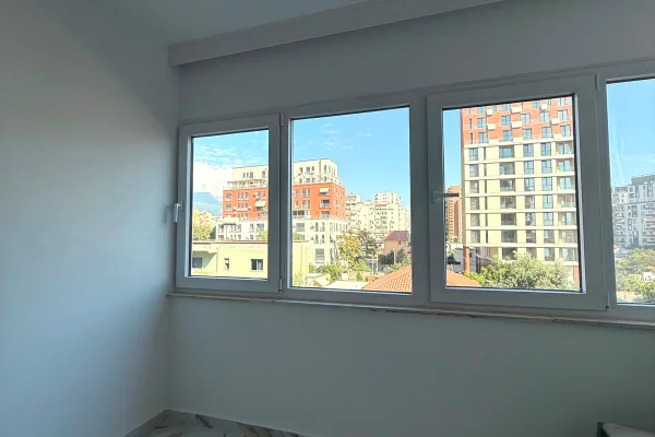 Shtepi me qera Apartament ne Tirane, 2+1, Mobilimi E mobiluar, Pagesa 65,000  Leke.