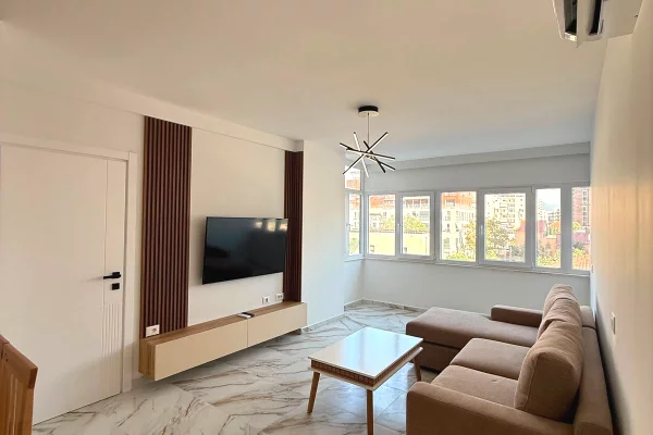 Shtepi me qera Apartament ne Tirane, 2+1, Mobilimi E mobiluar, Pagesa 65,000  Leke.