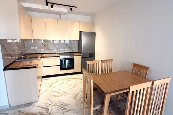 Shtepi me qera Apartament ne Tirane, 2+1, Mobilimi E mobiluar, Pagesa 65,000  Leke.
