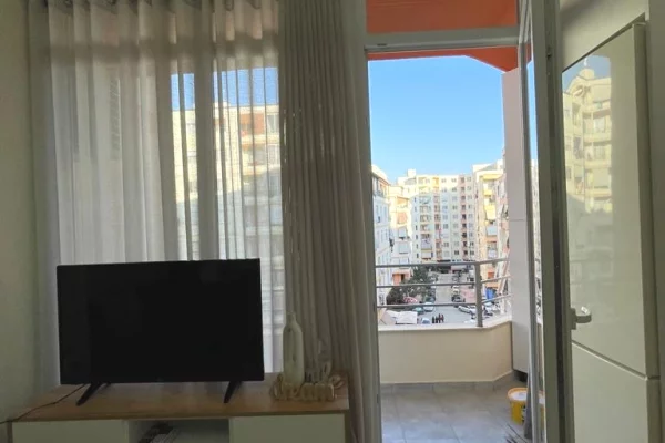 Shtepi me qera Apartament ne Tirane, 1+1, Mobilimi E mobiluar, Pagesa 500  Euro.