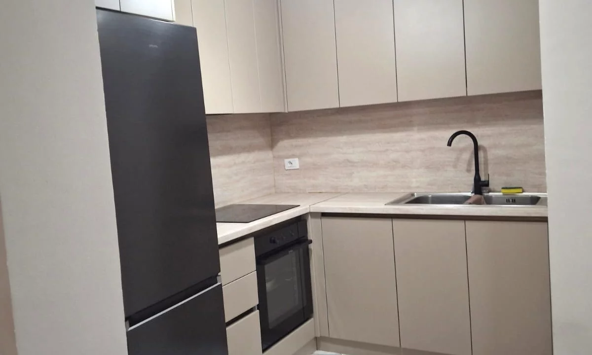 Shtepi me qera Apartament ne Tirane, 2+1, Mobilimi E mobiluar, Pagesa 55,000  Leke.