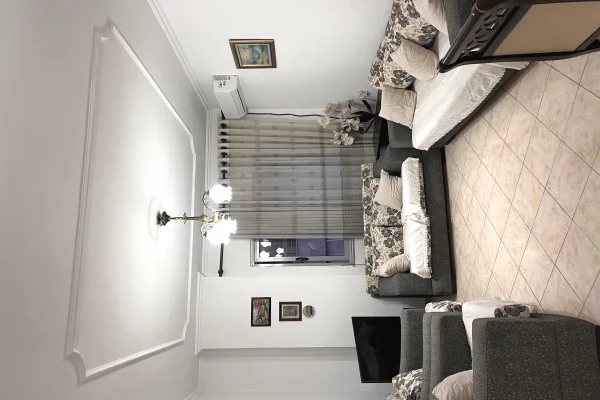 Shtepi me qera Apartament ne Tirane, 2+1, Mobilimi E mobiluar, Pagesa 50,000  Leke.