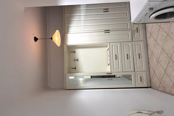 Shtepi me qera Apartament ne Tirane, 2+1, Mobilimi E mobiluar, Pagesa 50,000  Leke.