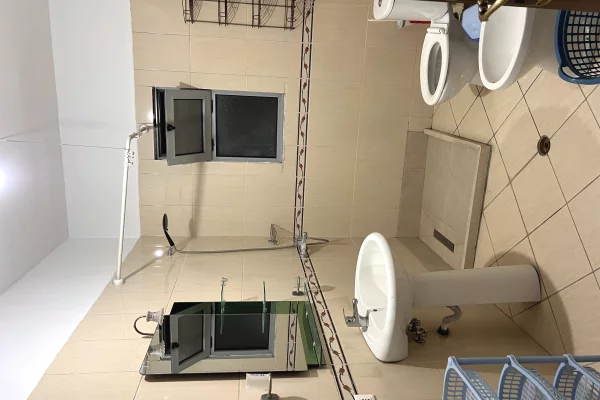 Shtepi me qera Apartament ne Tirane, 2+1, Mobilimi E mobiluar, Pagesa 50,000  Leke.