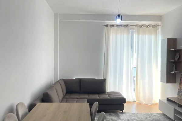 Shtepi me qera Apartament ne Tirane, 1+1, Mobilimi E mobiluar, Pagesa 65,000  Leke.