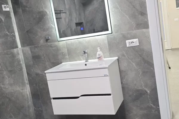Shtepi me qera Shtepi Private ne Tirane, 1+1, Mobilimi E mobiluar, Pagesa 45,000  Leke.