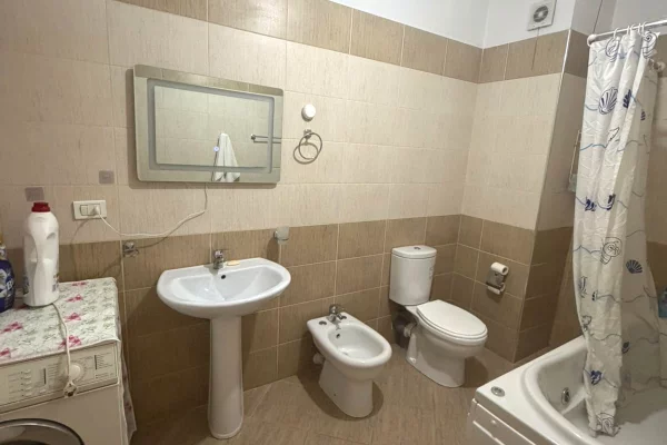Shtepi me qera Apartament ne Tirane, 1+1, Mobilimi E mobiluar, Pagesa 42,000  Leke.