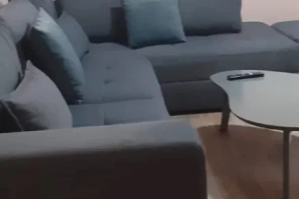 Apartament 2+1 me qera ne Tirane zona Komuna e parisit