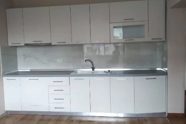 Apartament 1+1 me qera ne Tirane zona 21 Dhjetori/Rruga e Kavajes