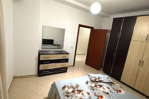 Shtepi me qera Apartament ne Tirane, 2+1, Mobilimi E mobiluar, Pagesa 60,000  Leke.