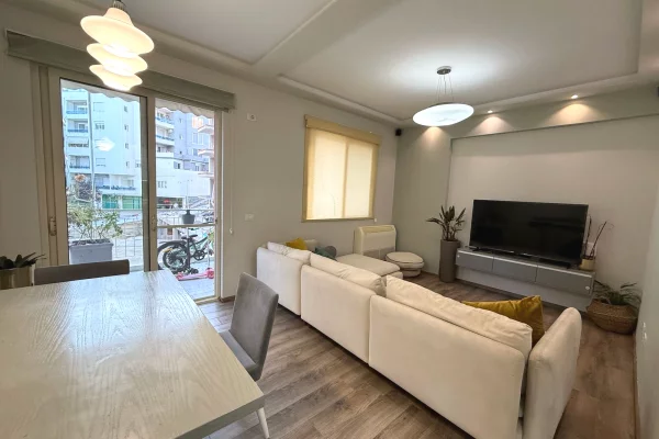 Shtepi me qera 2+1 ne Tirane - 750 Euro
