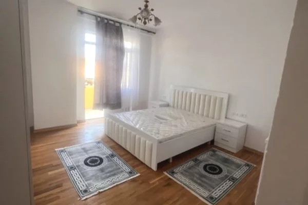 Shtepi me qera Apartament ne Tirane, 2+1, Mobilimi E mobiluar, Pagesa 60,000  Leke.