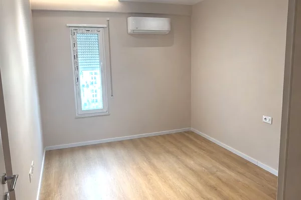 House for Rent Apartment in Tirana, 2+1, Furniture Emty, Payment 60,000  Leke.