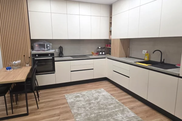 Shtepi me qera Apartament ne Tirane, 1+1, Mobilimi E mobiluar, Pagesa 800  Euro.