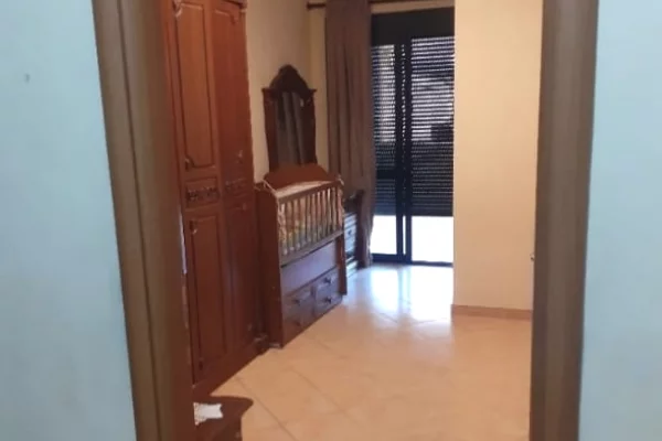 Shtepi me qera Apartament ne Tirane, 2+1, Mobilimi E mobiluar, Pagesa 50,000  Leke.